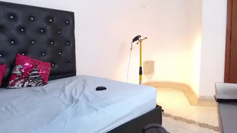 petitecherry_ online show from June 18, 2026, 8:46 pm