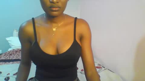 Snapshot of petiteediva chatting on June 8, 2026, 2:39 pm diva online show from June 8, 2026, 2:39 pm