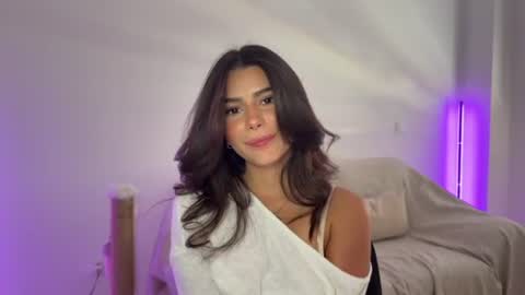 Nicolee online show from July 22, 2026, 2:09 pm