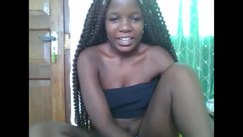 Snapshot of petitesweetchiq chatting on February 28, 2026, 8:15 am petitesweetchiq online show from February 28, 2026, 8:15 am