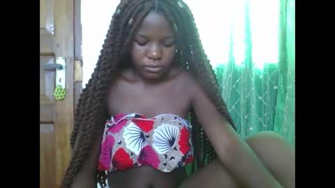 Snapshot of petitesweetchiq chatting on March 8, 2026, 6:28 am petitesweetchiq online show from March 8, 2026, 6:28 am