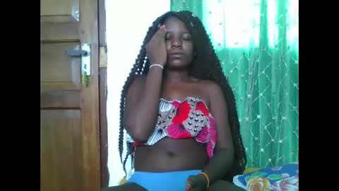 Snapshot of petitesweetchiq chatting on March 9, 2026, 6:39 am petitesweetchiq online show from March 9, 2026, 6:39 am