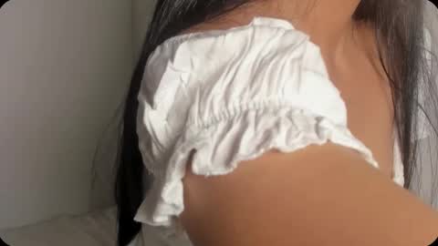 Snapshot of petitgirl_ chatting on February 27, 2025, 12:43 am  J A S S  online show from February 27, 2025, 12:43 am