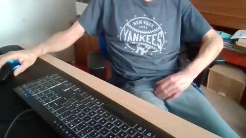 petitwilly online show from December 15, 2025, 9:35 am