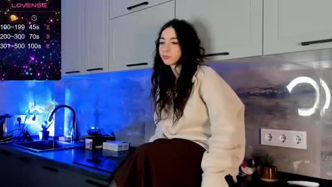 Emma online show from January 7, 2025, 3:02 pm