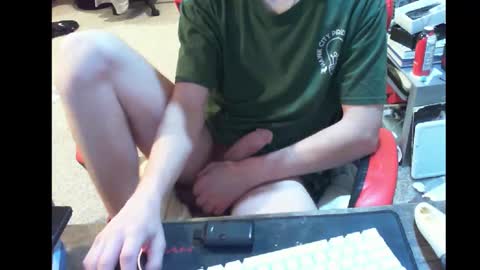 Snapshot of phantm420__ chatting on October 29, 2025, 12:57 am phantm420__ online show from October 29, 2025, 12:57 am