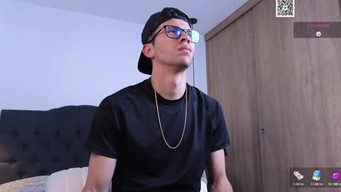 phantom_bigger1 online show from January 14, 2025, 1:06 pm