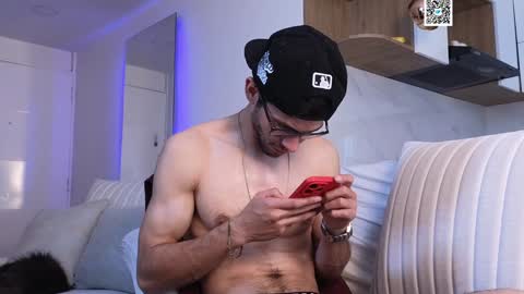 phantom_bigger1 online show from January 31, 2025, 2:17 pm