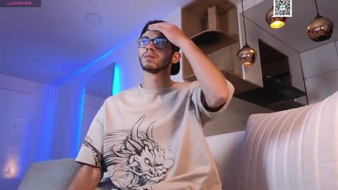 phantom_bigger1 online show from February 4, 2025, 10:54 am