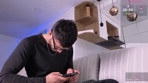 phantom_bigger1 online show from October 29, 2025, 1:46 pm