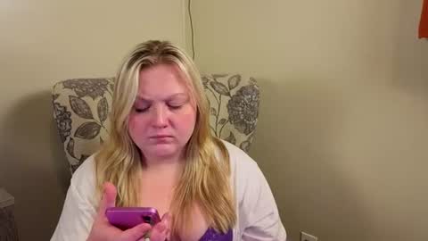 Snapshot of phatassblond chatting on June 11, 2026, 6:06 pm PhatAssBlond online show from June 11, 2026, 6:06 pm