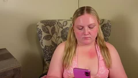 Snapshot of phatassblond chatting on July 8, 2026, 11:09 pm PhatAssBlond online show from July 8, 2026, 11:09 pm