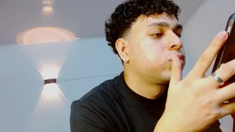 Snapshot of philip_jons chatting on February 22, 2026, 10:19 pm Philip online show from February 22, 2026, 10:19 pm