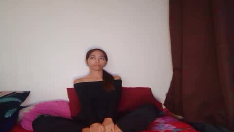 Snapshot of philippinas_white_man chatting on December 28, 2024, 10:02 pm Online at weekends Friday to Sunday online show from December 28, 2024, 10:02 pm