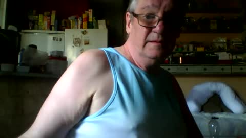Snapshot of phillboys chatting on July 3, 2026, 3:40 pm phillboys online show from July 3, 2026, 3:40 pm