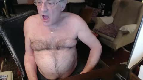 Snapshot of philoumis2 chatting on December 23, 2024, 1:29 am Philippe online show from December 23, 2024, 1:29 am