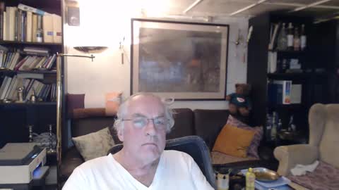 Snapshot of philoumis2 chatting on January 29, 2025, 8:35 pm Philippe online show from January 29, 2025, 8:35 pm