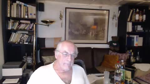 Snapshot of philoumis2 chatting on March 8, 2025, 12:55 am Philippe online show from March 8, 2025, 12:55 am