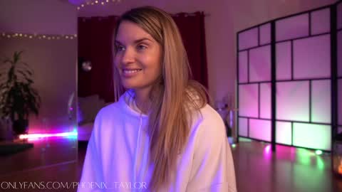 Snapshot of phoenix_taylor chatting on December 7, 2024, 5:37 am PHOENIX TAYLOR online show from December 7, 2024, 5:37 am