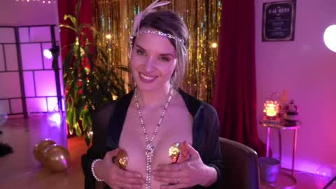 Snapshot of phoenix_taylor chatting on January 1, 2025, 5:11 am PHOENIX TAYLOR online show from January 1, 2025, 5:11 am