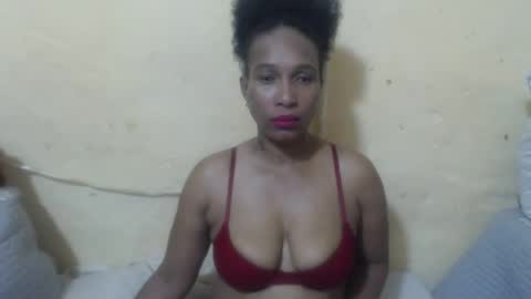 Snapshot of phoenixcandy chatting on July 1, 2026, 2:29 pm phoenixcandy online show from July 1, 2026, 2:29 pm