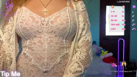 Selena online show from October 9, 2025, 7:06 am