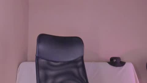 phoenixx_x online show from March 26, 2026, 9:42 pm