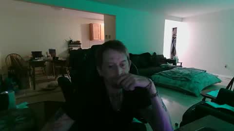 Snapshot of phrostdd chatting on May 5, 2026, 1:02 am FrankenDaddy online show from May 5, 2026, 1:02 am