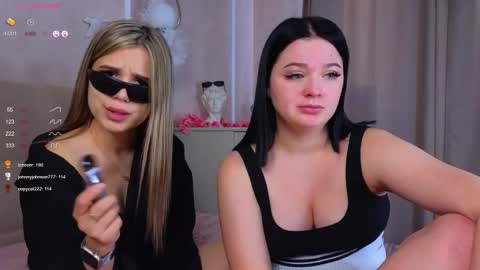 Snapshot of phyllisheart chatting on February 22, 2025, 2:52 pm Lora black and Lili blonde welcome you here online show from February 22, 2025, 2:52 pm
