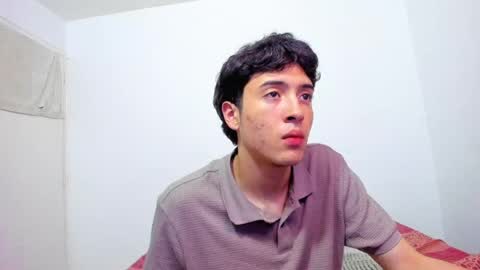 picaszomilos350 online show from April 10, 2026, 7:46 am