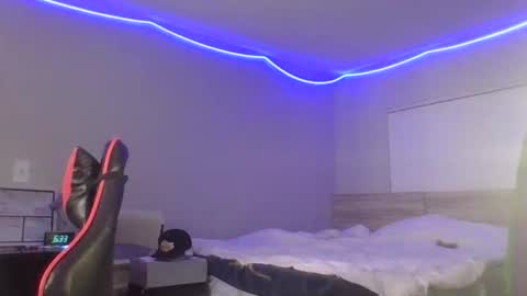 Snapshot of pierceddhabibi chatting on November 19, 2025, 2:33 am pierceddhabibi online show from November 19, 2025, 2:33 am