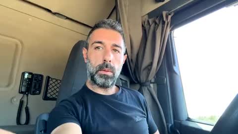 pierotu online show from October 24, 2025, 10:22 am