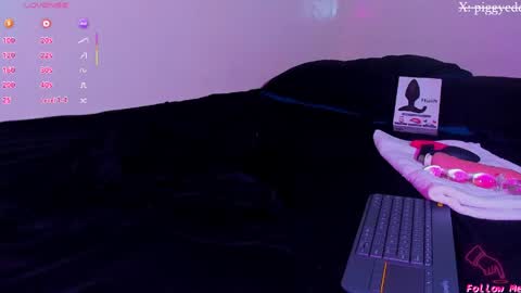 Snapshot of piggy_eddy chatting on May 15, 2026, 10:44 am Eddy Brock... Its a pleasure to talk to... online show from May 15, 2026, 10:44 am