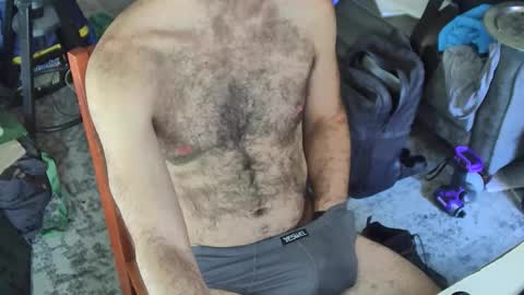 Snapshot of pigs_in_space chatting on January 8, 2026, 4:09 pm pigs_in_space online show from January 8, 2026, 4:09 pm