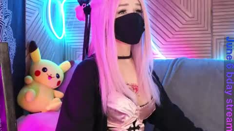 Snapshot of pika_pikaa chatting on June 1, 2026, 12:12 am Sonya online show from June 1, 2026, 12:12 am