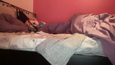 Pikafounes online show from February 5, 2026, 1:32 am