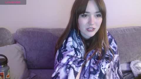 PilloGoddess online show from March 5, 2025, 8:32 am