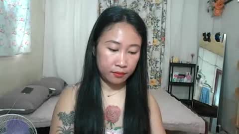 yumie  online show from June 13, 2026, 11:02 pm