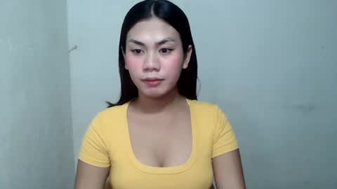 Snapshot of pinayloving_bella chatting on July 21, 2026, 8:49 am pinayloving_bella online show from July 21, 2026, 8:49 am