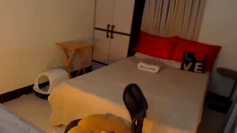 PinaySluttyAira online show from April 17, 2026, 2:25 am