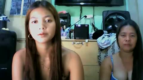 pinayyummytightpussy online show from May 4, 2026, 7:48 am