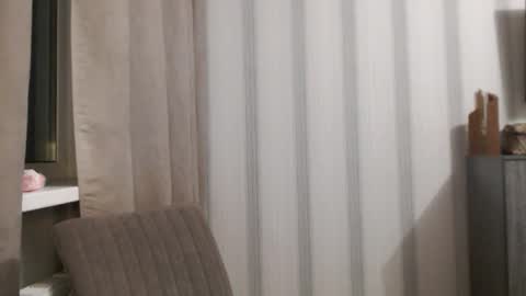       online show from October 16, 2025, 5:03 pm