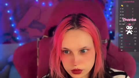 Snapshot of pineapple_dope chatting on July 5, 2026, 1:45 am Nancy online show from July 5, 2026, 1:45 am