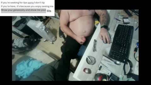 pini_z online show from December 31, 2024, 7:07 pm