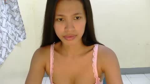 pink_bubbles011 online show from June 30, 2026, 7:09 am