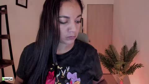 Snapshot of pink_kitten_ chatting on June 1, 2026, 11:17 pm Eli online show from June 1, 2026, 11:17 pm