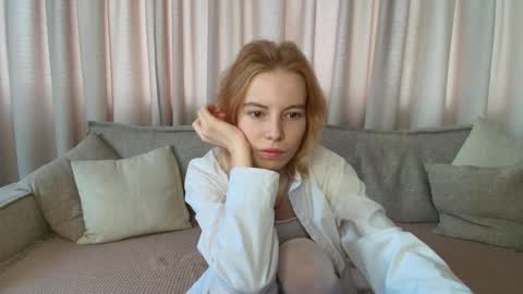 pink_lila18 online show from March 10, 2026, 3:33 am