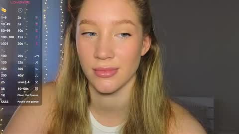 Snapshot of pink_rosee_ chatting on December 20, 2024, 3:14 am   online show from December 20, 2024, 3:14 am