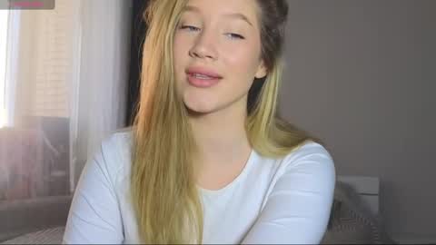 Snapshot of pink_rosee_ chatting on December 25, 2024, 3:40 am   online show from December 25, 2024, 3:40 am