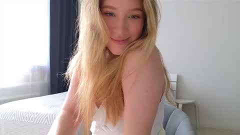 Snapshot of pink_rosee_ chatting on October 8, 2025, 3:26 am   online show from October 8, 2025, 3:26 am